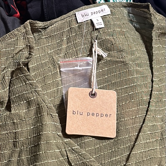 Blu Pepper Green Top - Picture 7 of 8